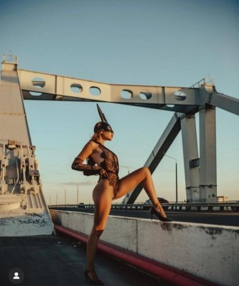 Живу в Москве 🔥 Со мной ты сможешь окунуться в море страсти и наслаждения. Опытная и нежная, я умею доставить удовольствие на самом высоком уровне. Мои услуги просто восхитительны: классический секс, оральный секс, массаж и многое другое 😏 У меня есть фото и отзывы, чтобы убедить тебя в моей красоте и профессионализме. Забудь о рутины и открой для себя новый, сексуальный мир вместе со мной.+ Ксюша